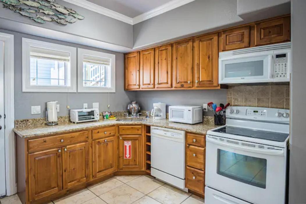 7 Bedroom Home Steps To The Beach With 4 Patios And Pool! Sleeps 20 포트 애런사스 외부 사진